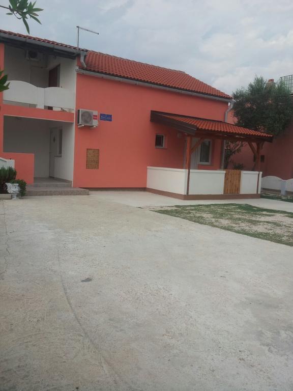 Apartments Marko Vir Bagian luar foto