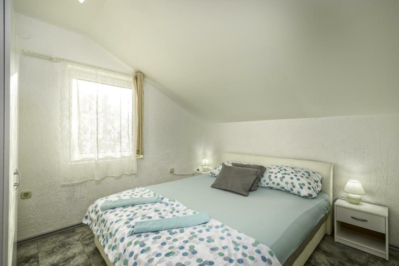 Apartments Marko Vir Bagian luar foto
